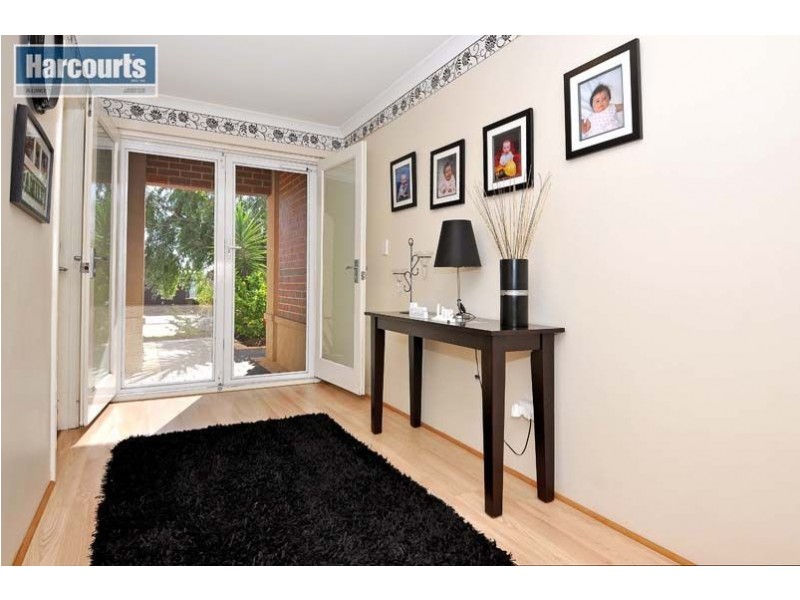 22 Fineview Crescent, Carramar WA 6031