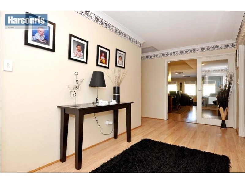 22 Fineview Crescent, Carramar WA 6031