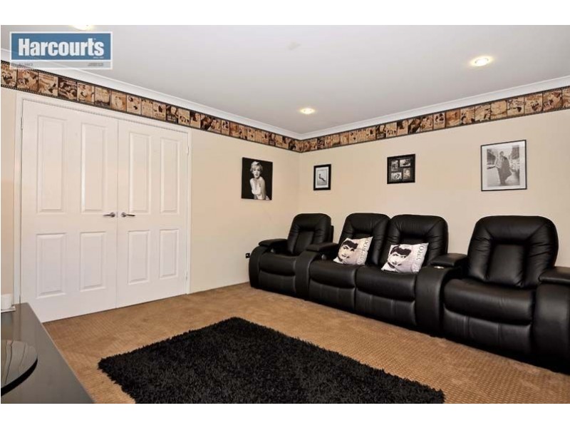 22 Fineview Crescent, Carramar WA 6031