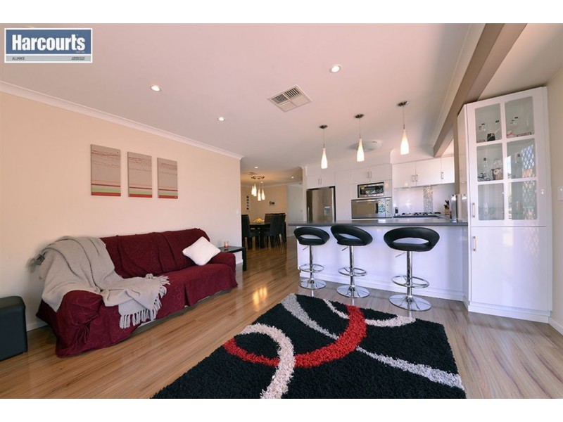 9 Figtree Place, Beechboro WA 6063