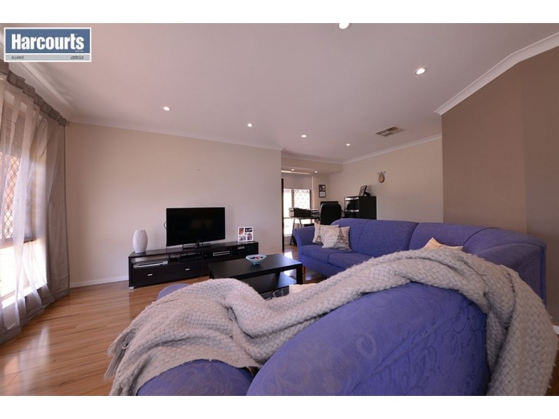 9 Figtree Place, Beechboro WA 6063