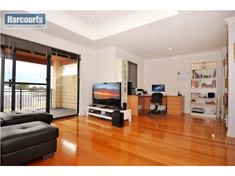 33 Susan Road, Madeley WA 6065