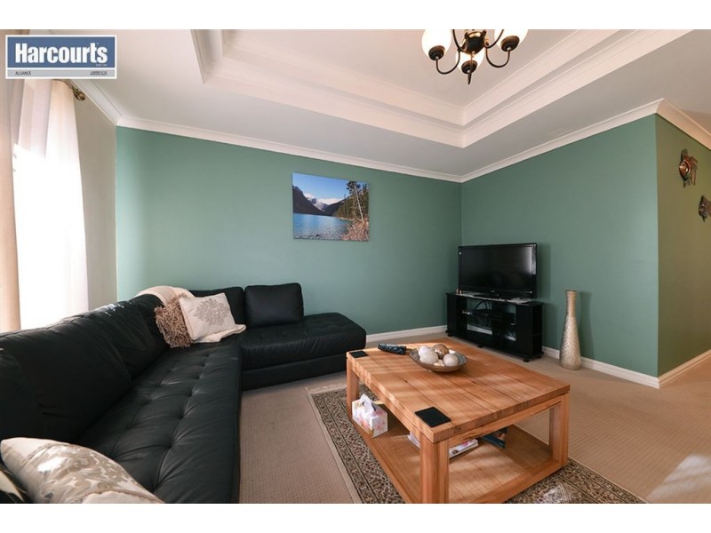 11 Raffles Court, Currambine WA 6028