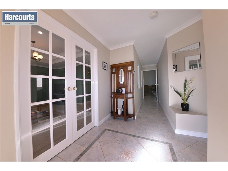 11 Raffles Court, Currambine WA 6028