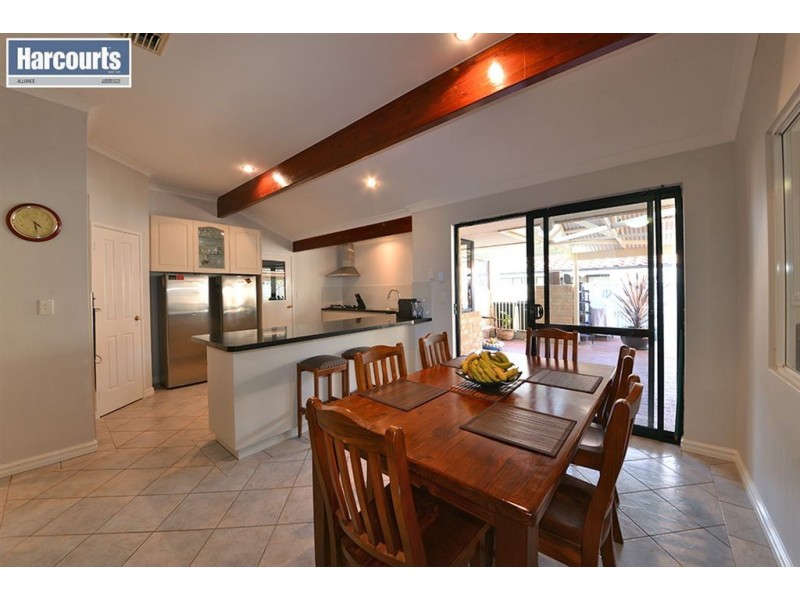 11 Raffles Court, Currambine WA 6028