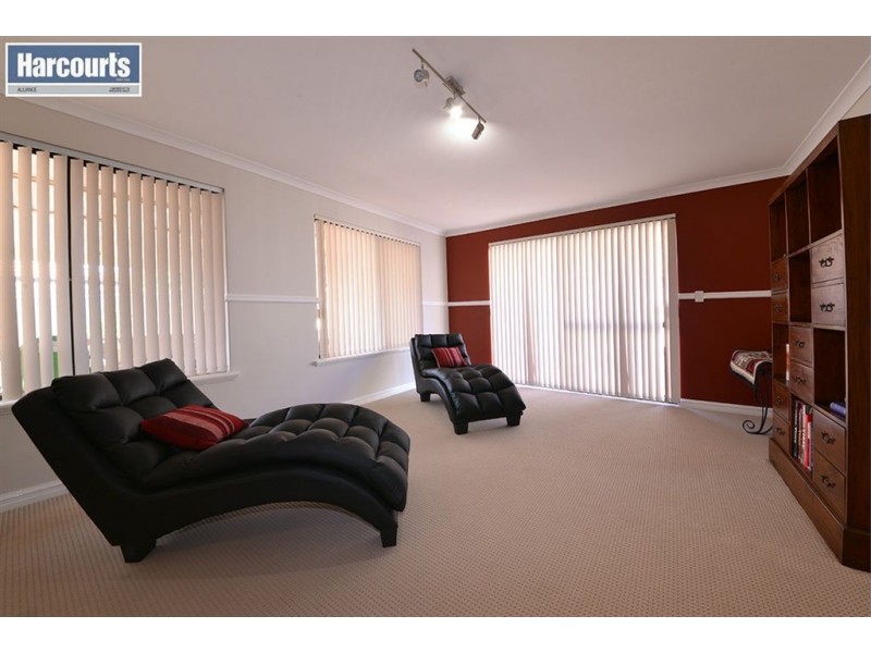 11 Raffles Court, Currambine WA 6028