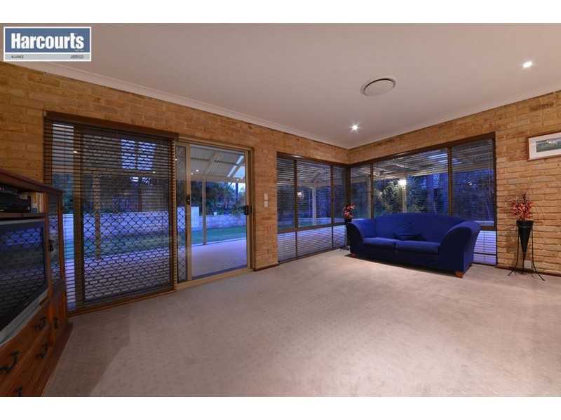 15 Lucerne Gardens, Edgewater WA 6027