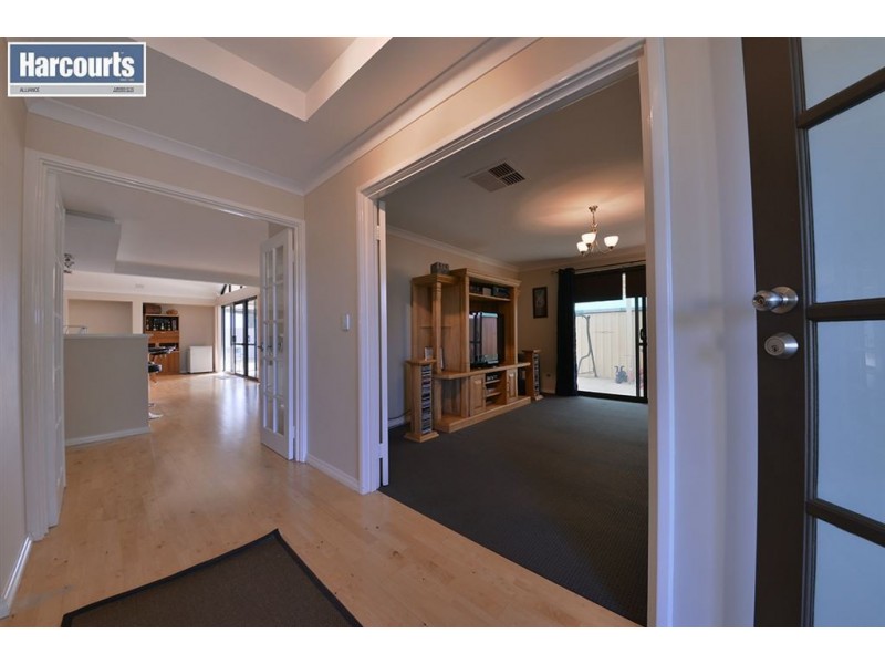 38 Keanefield Drive, Carramar WA 6031