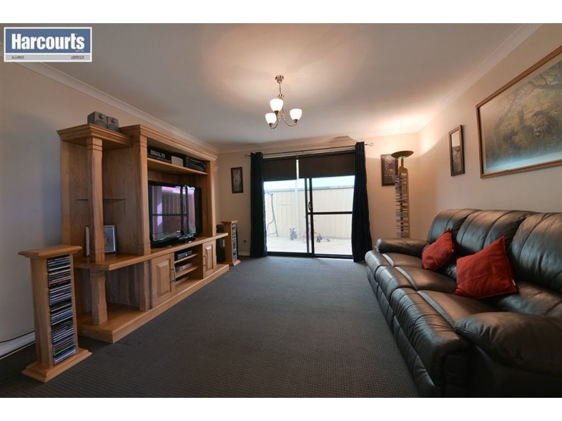 38 Keanefield Drive, Carramar WA 6031