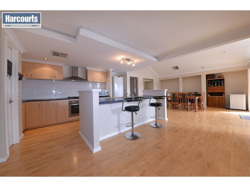 38 Keanefield Drive, Carramar WA 6031