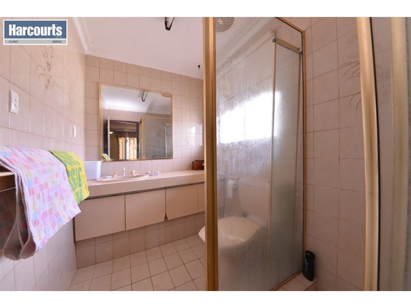 52 Treetop Avenue, Edgewater WA 6027