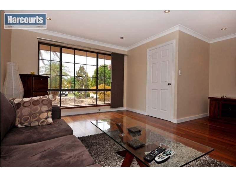 6 Telstar Place, Heathridge WA 6027