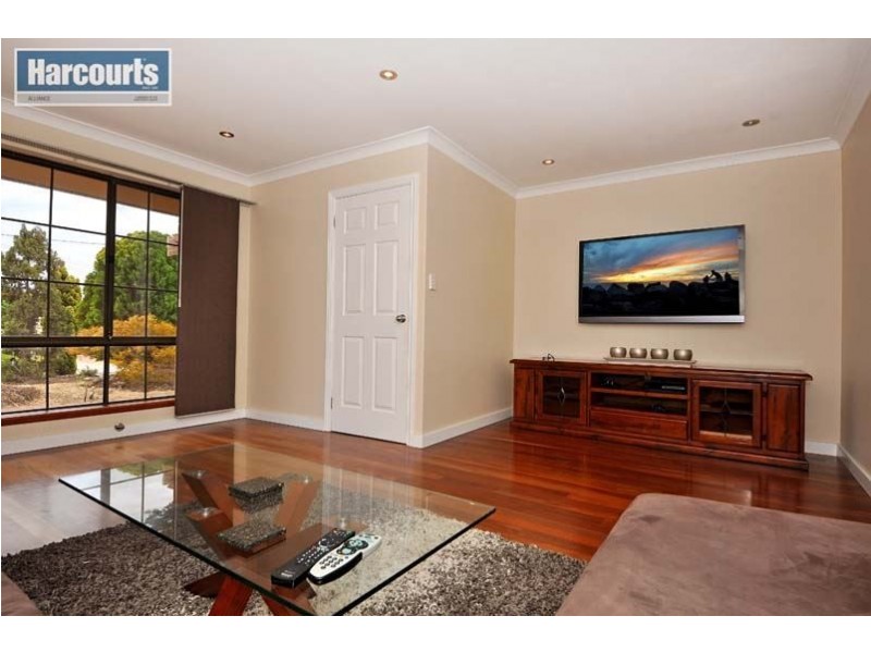 6 Telstar Place, Heathridge WA 6027