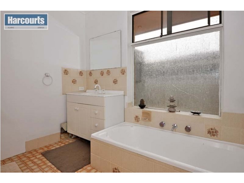 6 Telstar Place, Heathridge WA 6027