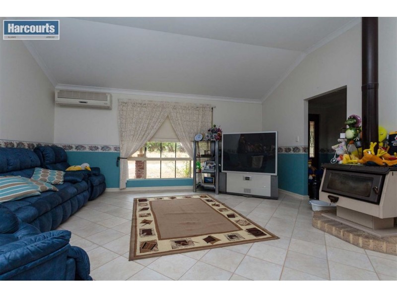 18 Spence Road, Pinjar WA 6078