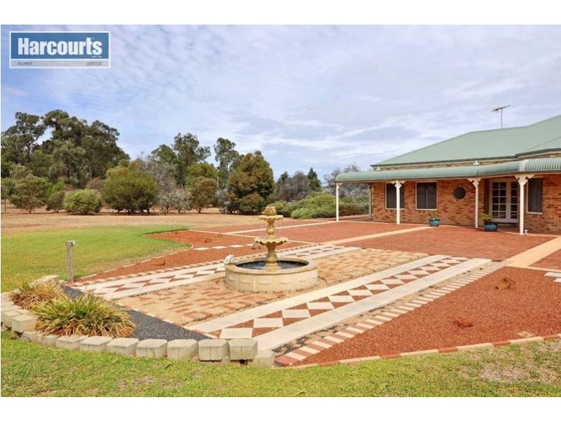 207 Santa Gertrudis Drive, Lower Chittering WA 6084