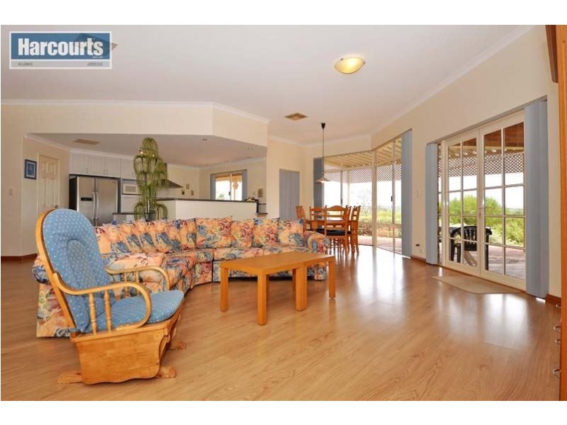 207 Santa Gertrudis Drive, Lower Chittering WA 6084