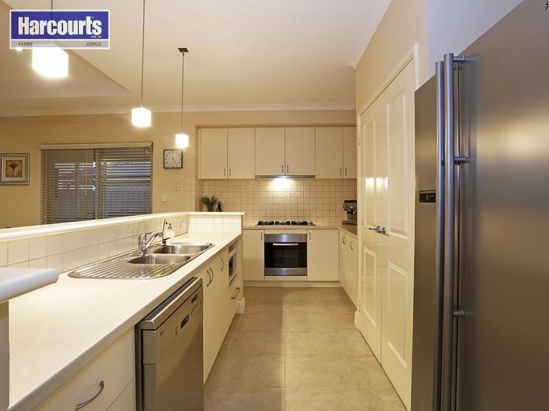 28 Bingarra Crescent, Tapping WA 6065