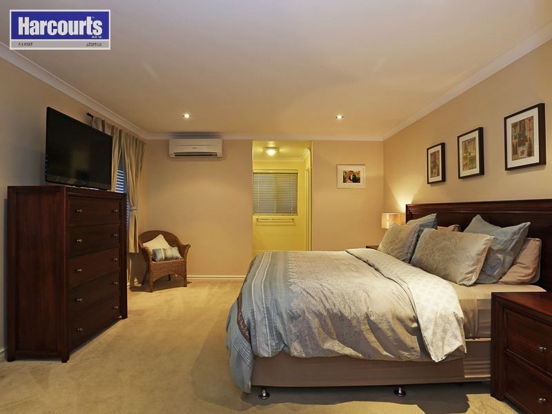 28 Bingarra Crescent, Tapping WA 6065