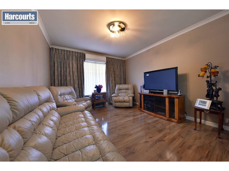 46 Fleetwood Circle, Woodvale WA 6026