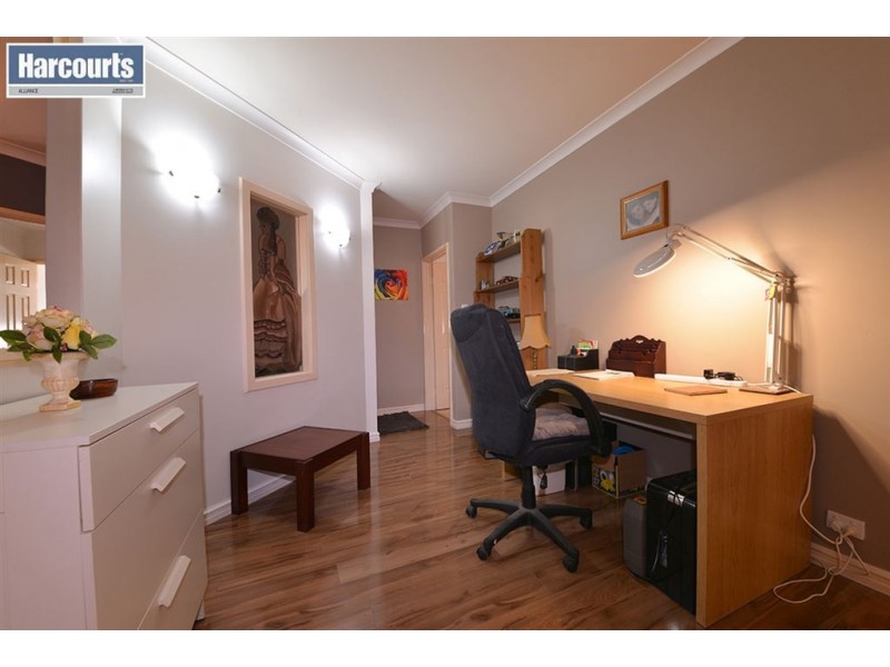 46 Fleetwood Circle, Woodvale WA 6026