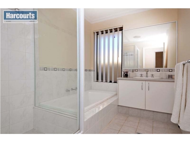 18 Harrison Lane, Madeley WA 6065