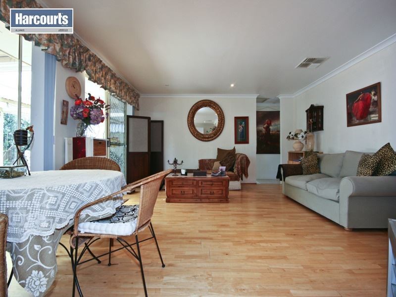 10 Brunel Court, Currambine WA 6028