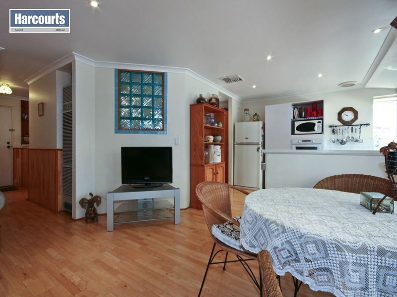 10 Brunel Court, Currambine WA 6028