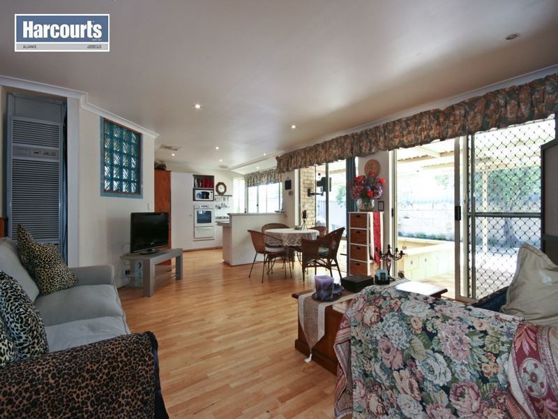 10 Brunel Court, Currambine WA 6028