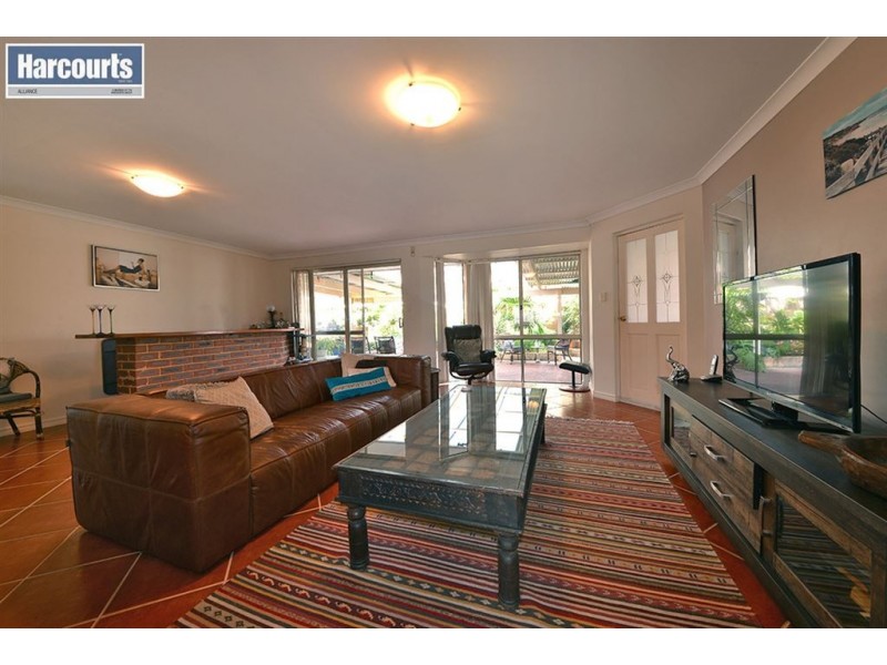 2 Yale Lane, Currambine WA 6028