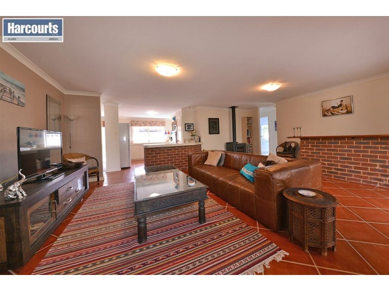 2 Yale Lane, Currambine WA 6028