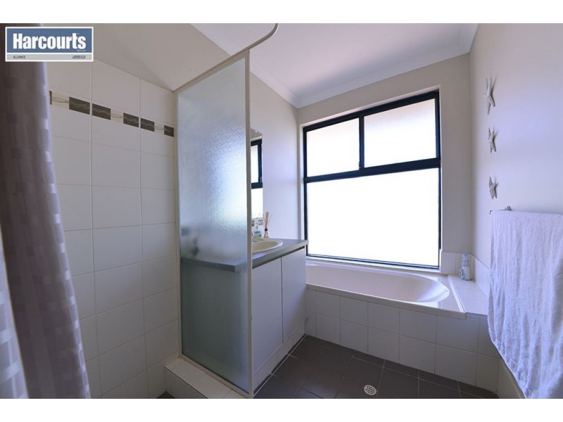 15 Elderiana Link, Banksia Grove WA 6031