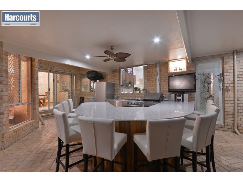 6 Dux Court, Duncraig WA 6023