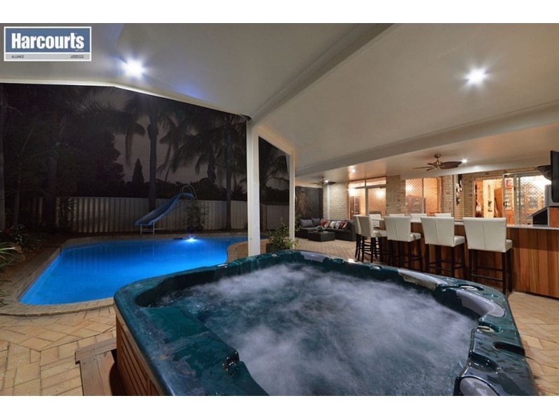 6 Dux Court, Duncraig WA 6023