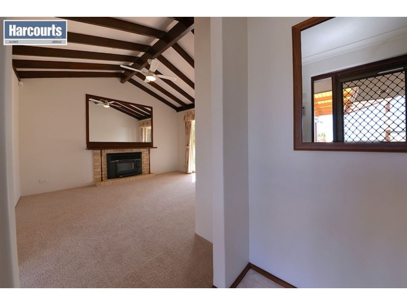 9 Taupo Glade, Joondalup WA 6027