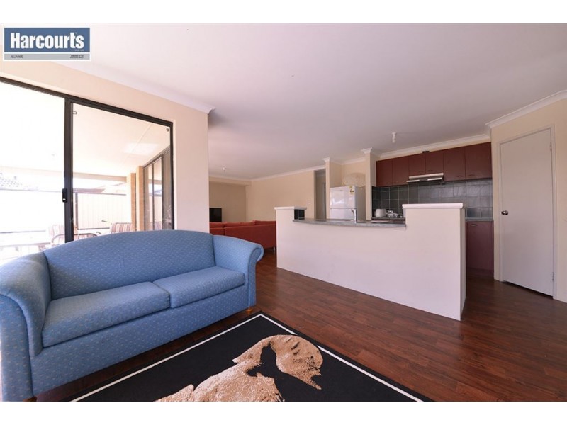 14 Stanbroke Turn, Carramar WA 6031