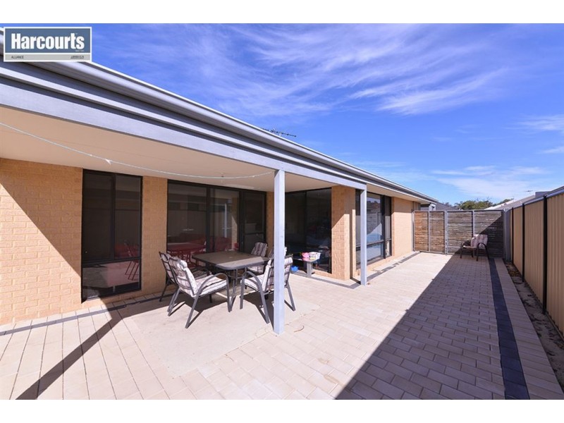 14 Stanbroke Turn, Carramar WA 6031