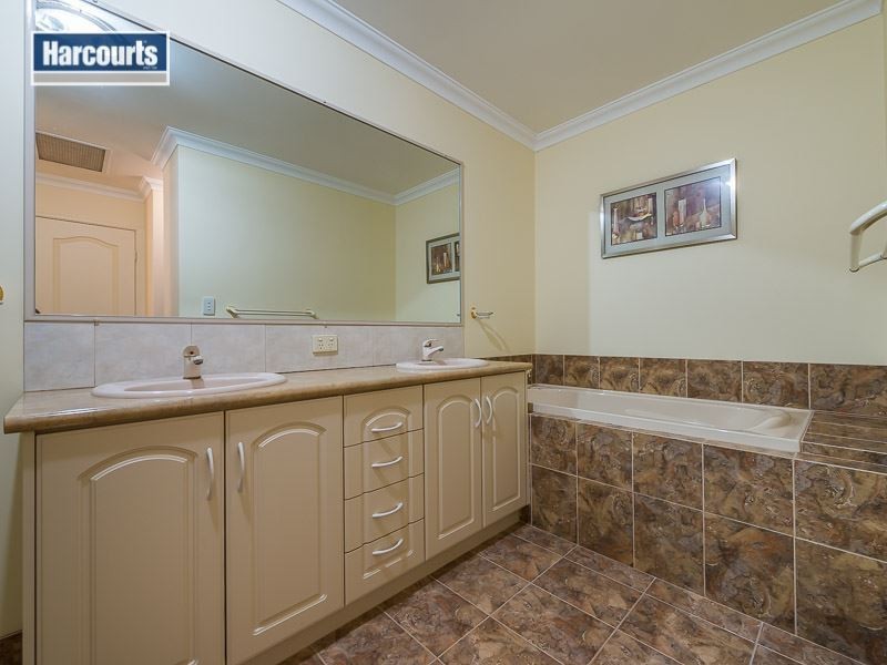 26 Woodlake Retreat, Kingsley WA 6026