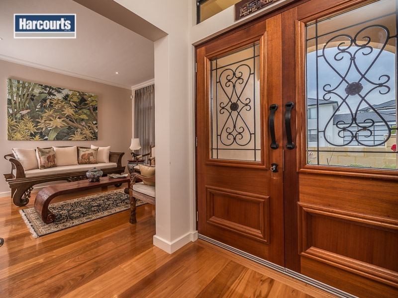 7 St Lucia Road, Iluka WA 6028