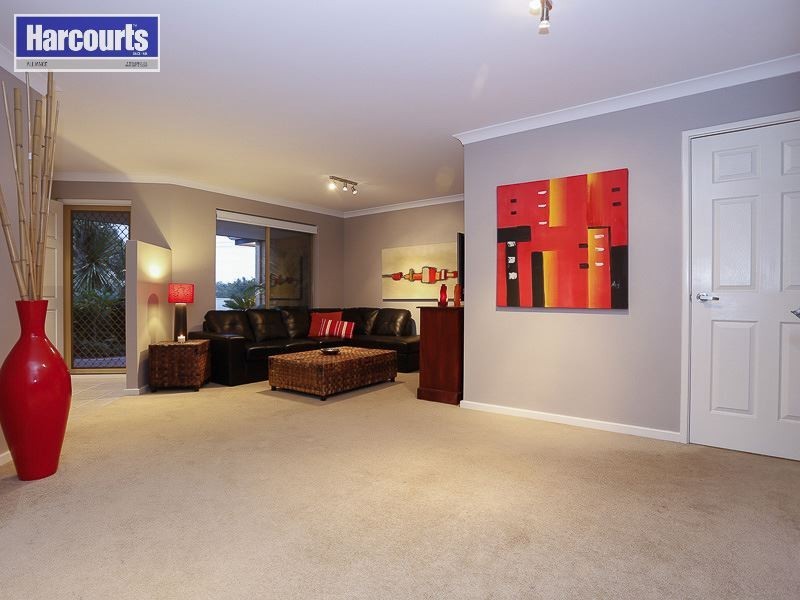 30 Monaltrie Loop, Carramar WA 6031