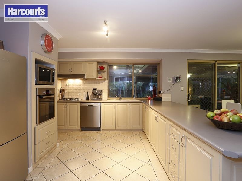 30 Monaltrie Loop, Carramar WA 6031