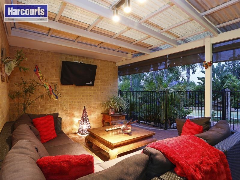 30 Monaltrie Loop, Carramar WA 6031