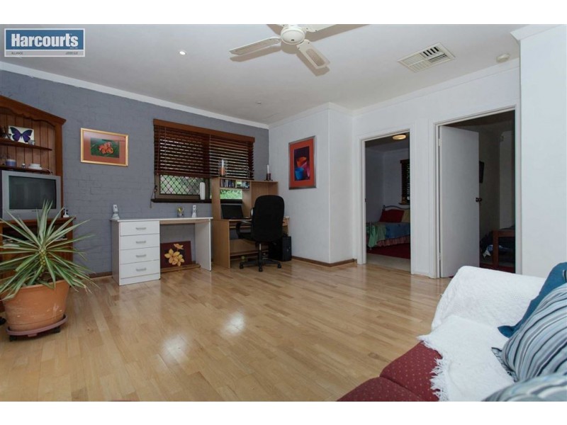 8 Granadilla Street, Duncraig WA 6023