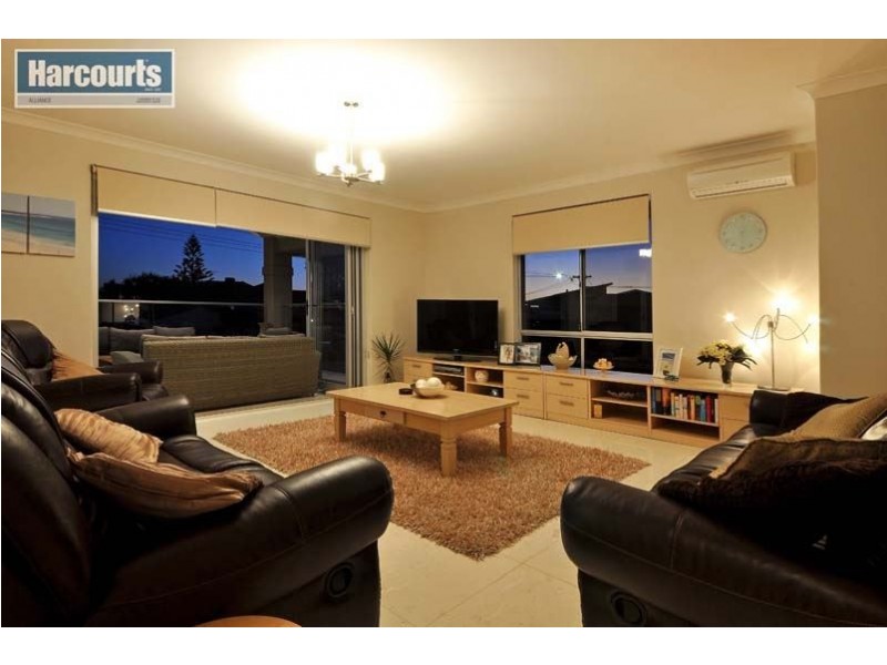 7 Iluka Avenue, Mullaloo WA 6027