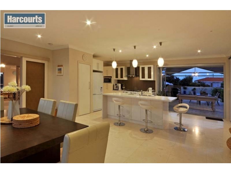 7 Iluka Avenue, Mullaloo WA 6027