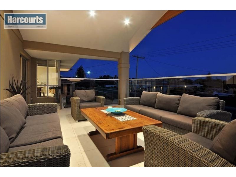 7 Iluka Avenue, Mullaloo WA 6027