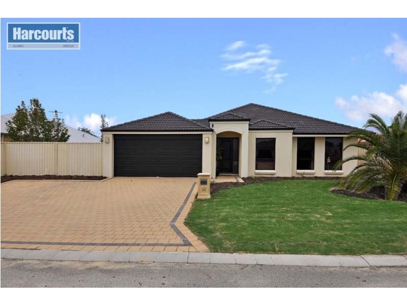 32 Bramley Loop, Madeley WA 6065