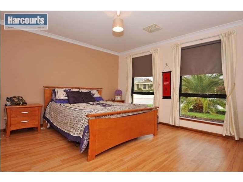 32 Bramley Loop, Madeley WA 6065