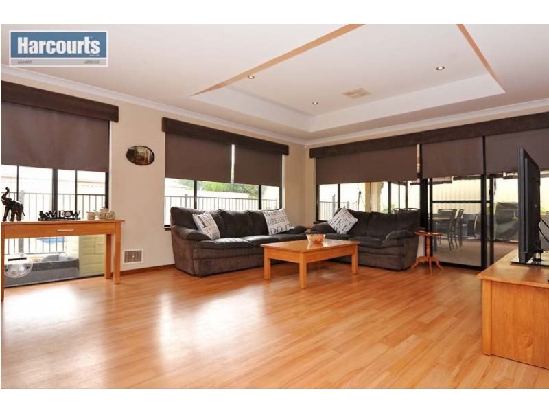 32 Bramley Loop, Madeley WA 6065