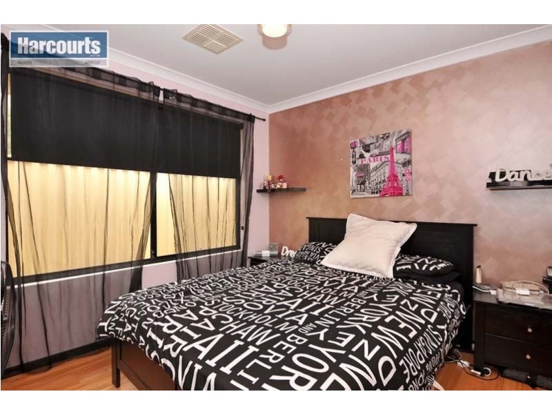 32 Bramley Loop, Madeley WA 6065